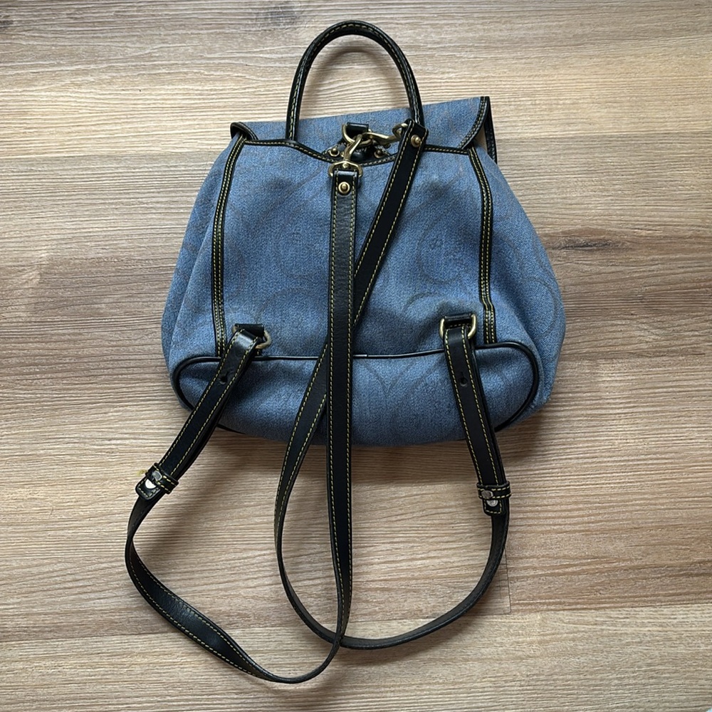 Dooney & Bourke Tan and Black Bag - Picture 6 of 9